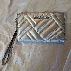 Michael Kors silver Peyton double zipper wallet wristlet EUC